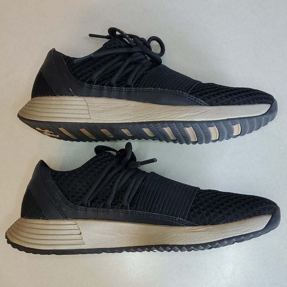 Under Armour Breathe Lace up Sneakers - Picture 10 of 12